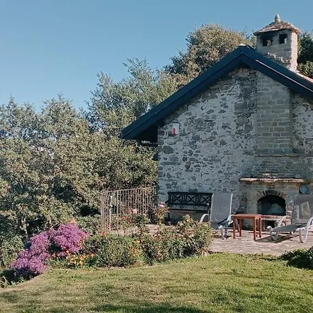 Casa de Férias Charming Historic House In Provincia Di Cuneo, Italia *