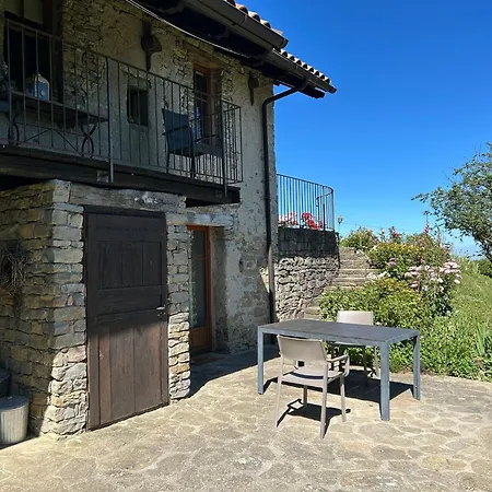 Charming Historic House In Provincia Di Cuneo, Italia Casa de Férias *